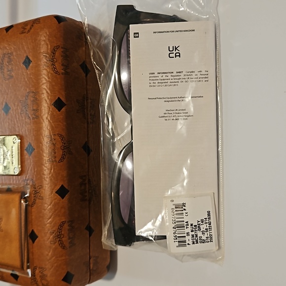 NWT MCM725S 52-20-140 grey sunglasses with hard case and cleaning cloth - Picture 7 of 15